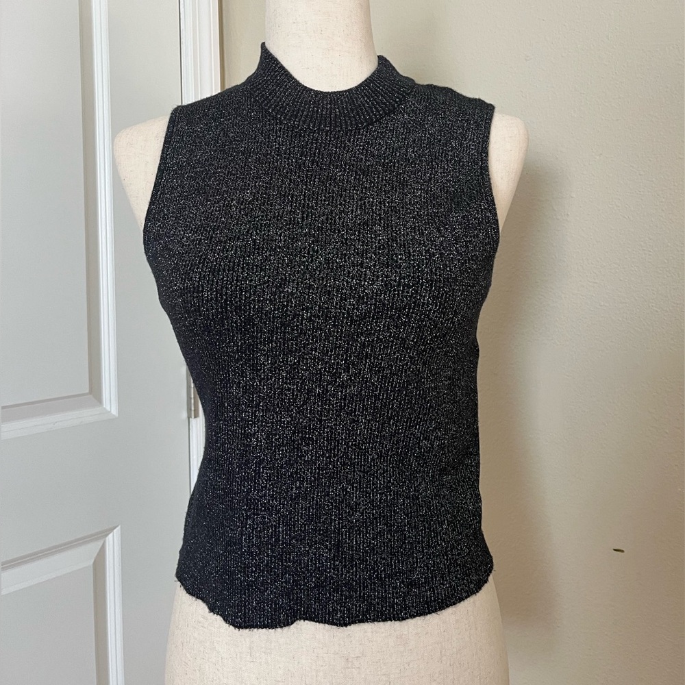 House of Harlow 90s Inspired Shimmer Sleeveless Top ✨